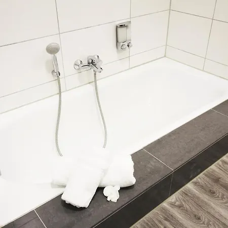 Sh L 3 Betten L Sauna L 450m Bis Universitaet Apartment *
